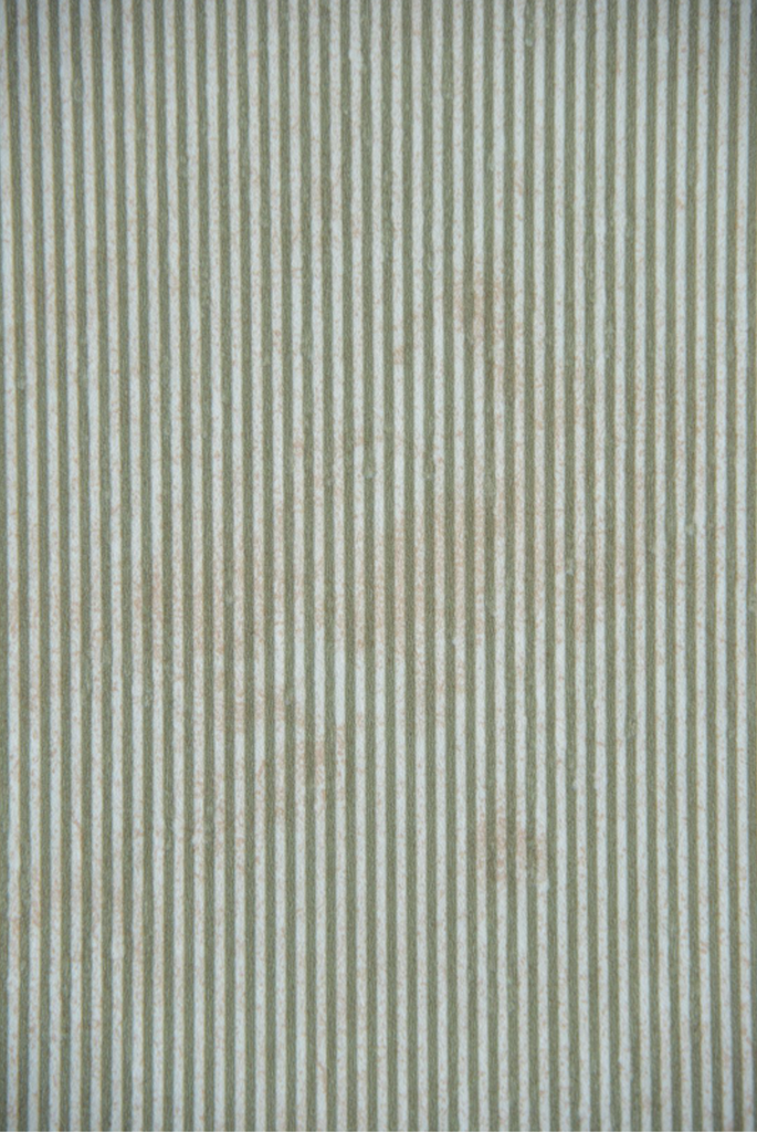 Tapeten- / Tapetenpapier - schmal gestreift - staubig grün