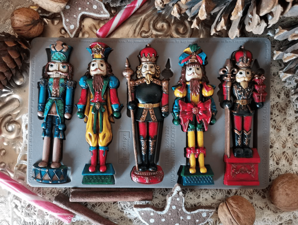 Stampo di schiaccianoci in legno di riprogettazione con prima